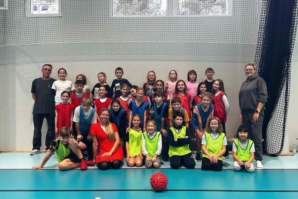 3. klases skolēniem bija īpaša diena, jo bērni spēlēja futbolu kopā ar vecākiem!